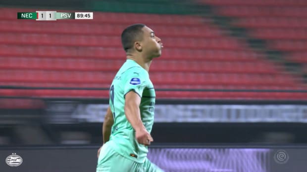 Carlos Vinicius scores dramatic late winner vs NEC